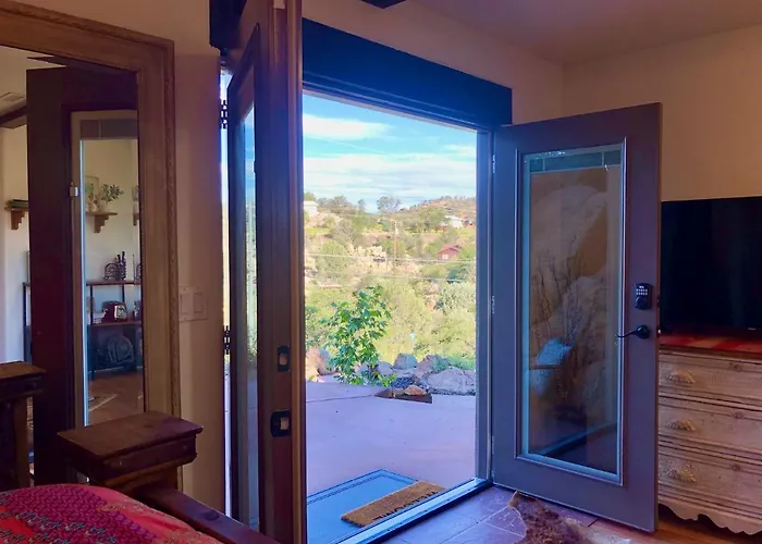 Prickly Pear Unique With Bathroom Built Into The Granite Boulders, Amazing Views, Front & Back Porches, Firepit,dog Friendly Prescott