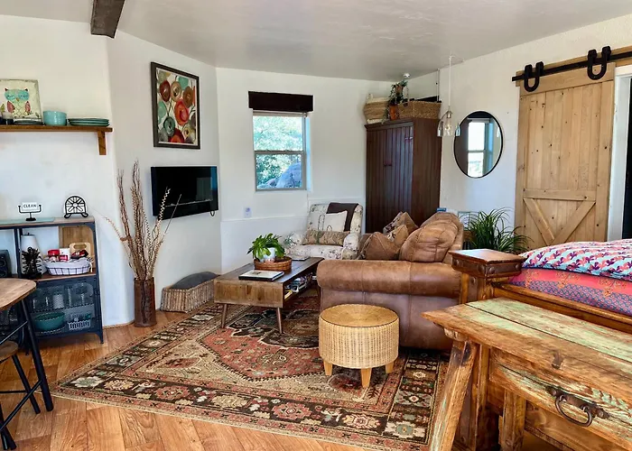 Prickly Pear Unique With Bathroom Built Into The Granite Boulders, Amazing Views, Front & Back Porches, Firepit,dog Friendly *