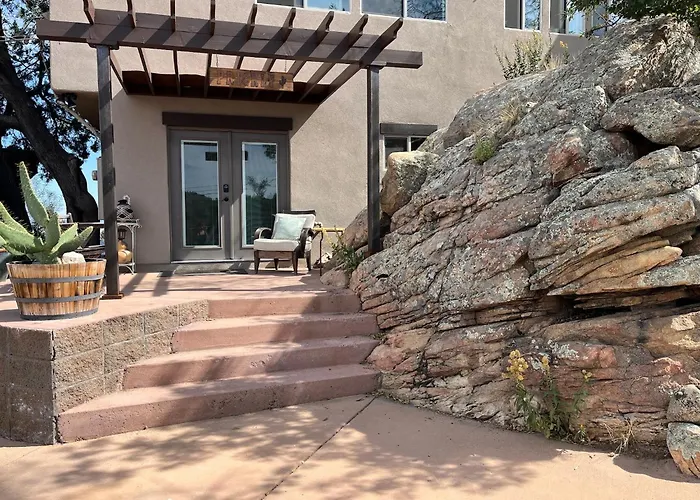Prickly Pear Unique With Bathroom Built Into The Granite Boulders, Amazing Views, Front & Back Porches, Firepit,dog Friendly Apartment *
