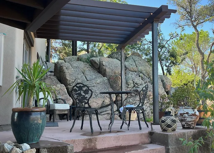 Prickly Pear Unique With Bathroom Built Into The Granite Boulders, Amazing Views, Front & Back Porches, Firepit,dog Friendly Prescott